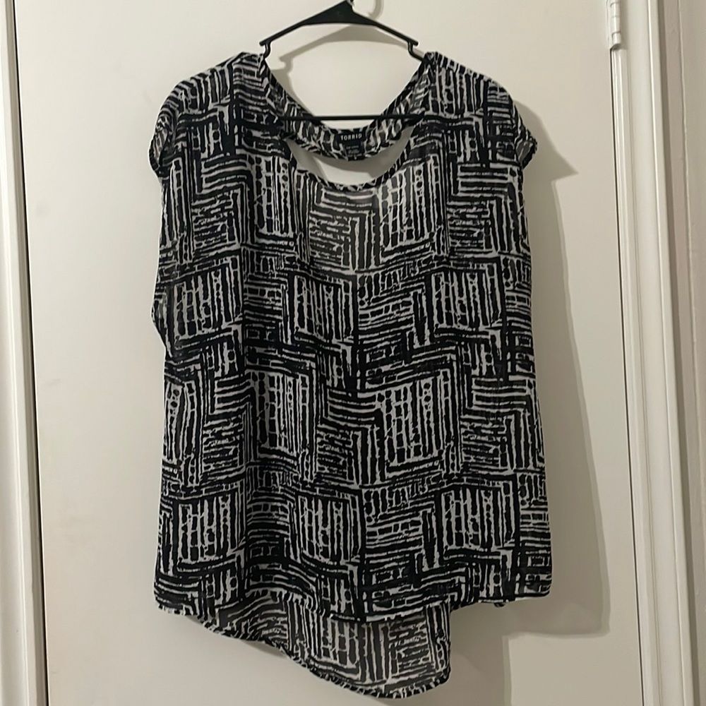 torrid Black and White Geometric Cutout Blouse